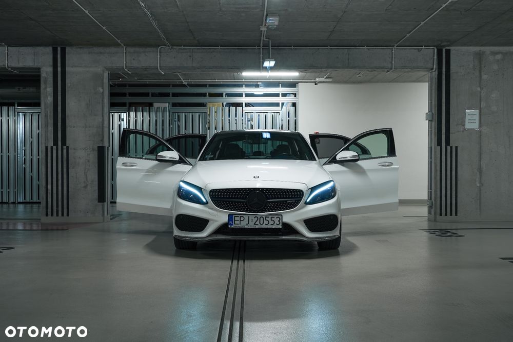Mercedes-Benz Klasa C 300 T 7G-TRONIC AMG Line - 17