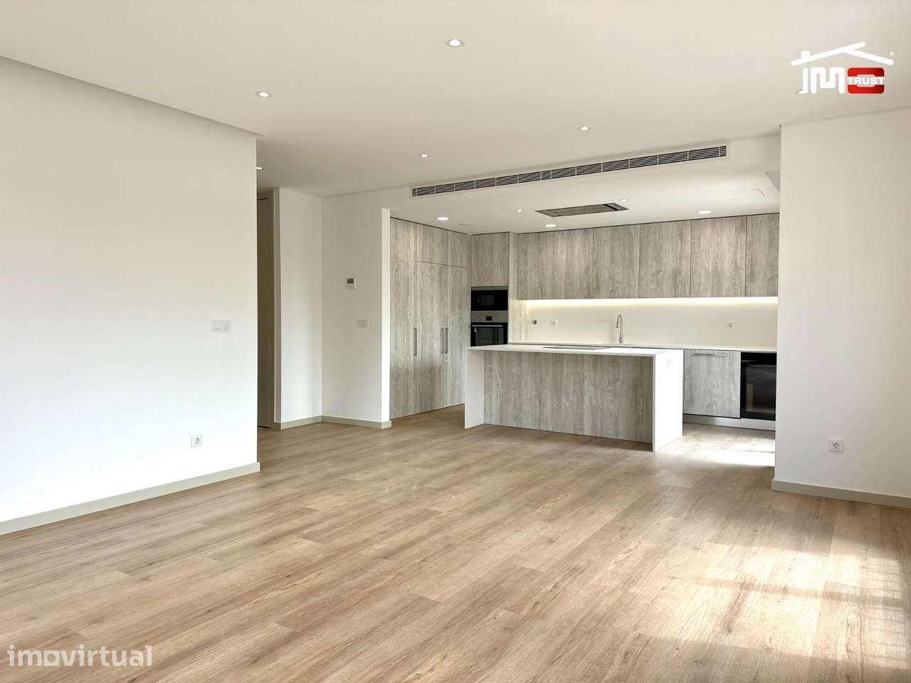 Apartamento T1 Com Logradouro Grande de 47m2 - Grande imagem: 5/18