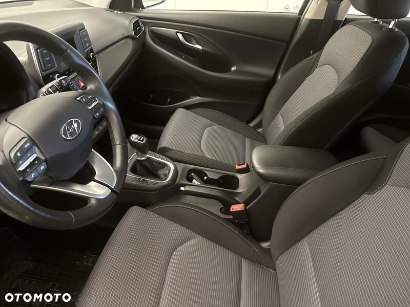 Hyundai i30 1.5 DPI Classic + - 12
