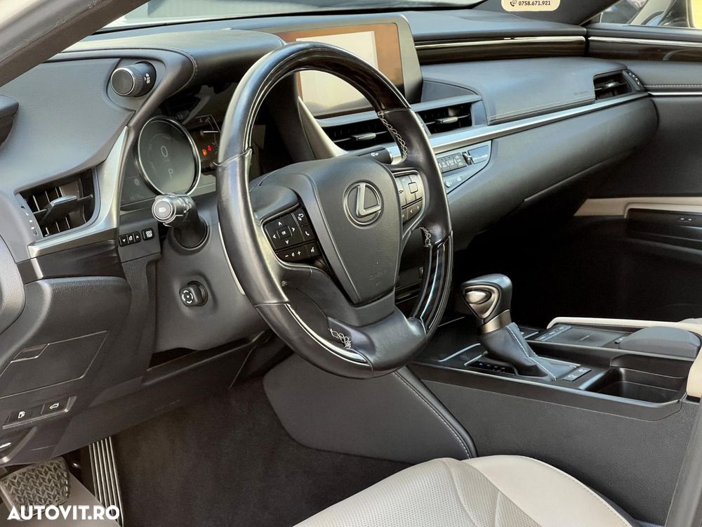 Lexus Seria ES 300h Executive Line - 14