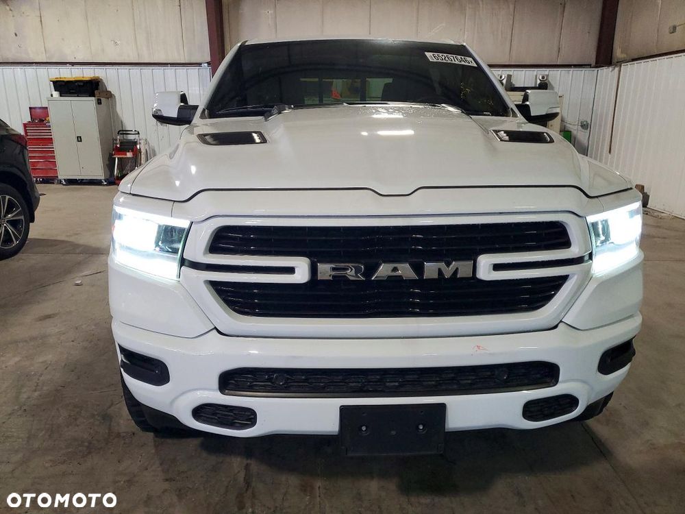 RAM 1500 Crew Cab Shortbed Laramie - 9