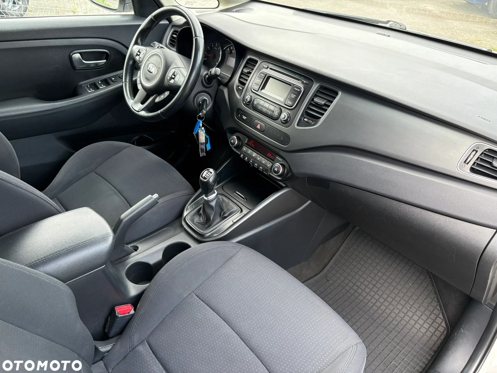 Kia Carens 1.6 GDI M - 22