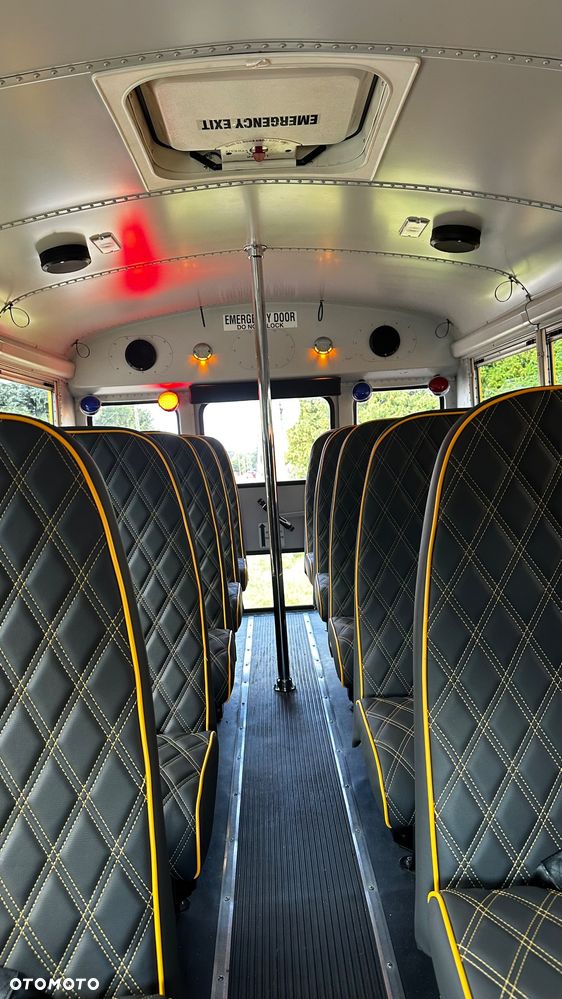 Chevrolet Express - 22