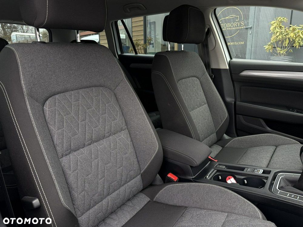 Volkswagen Passat - 12