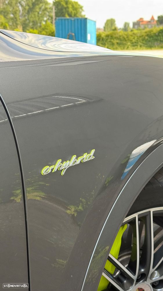 Porsche Cayenne S E-Hybrid - 12