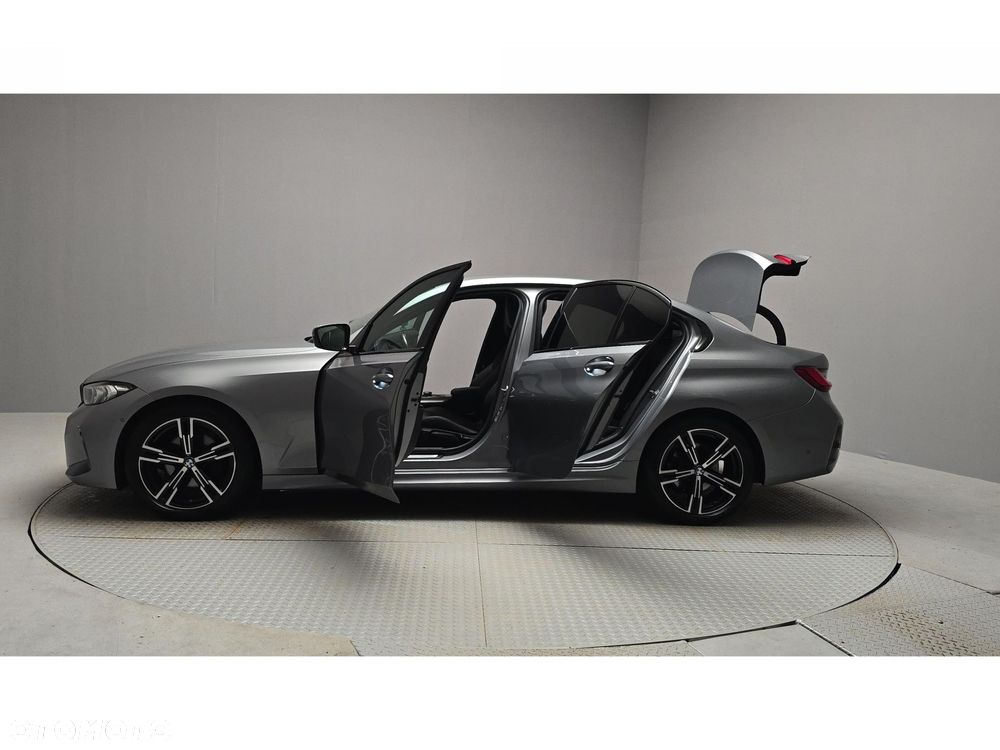 BMW Seria 3 320d xDrive mHEV M Sport - 10