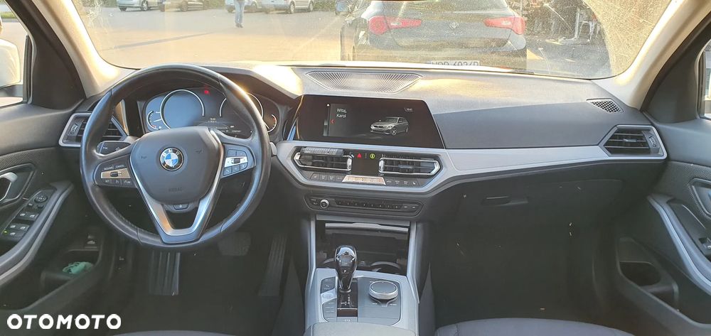 BMW Seria 3 318d - 12