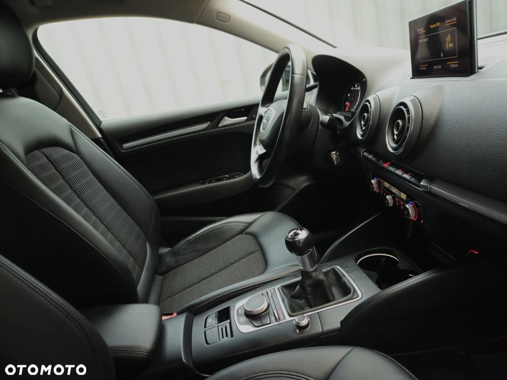 Audi A3 Sportback 1.4 TFSI CoD ultra Attraction - 19