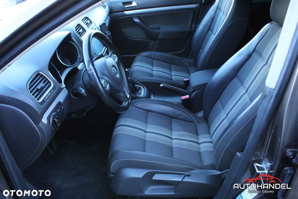 Volkswagen Golf - 10