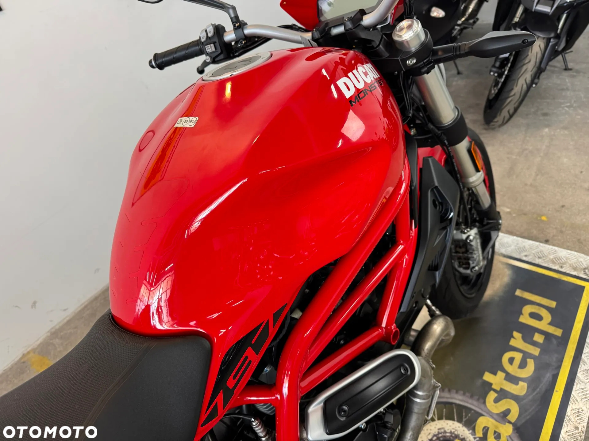 Ducati Monster - 17