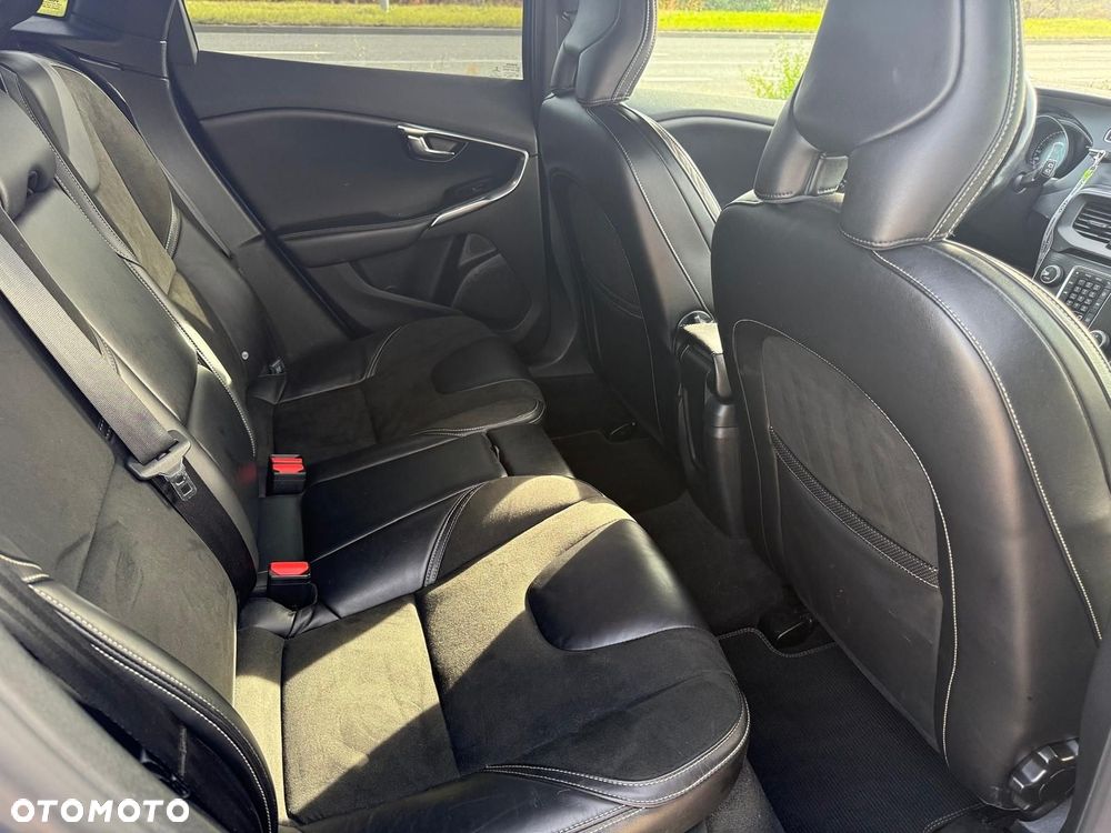 Volvo V40 D2 Drive-E R-Design Momentum - 10