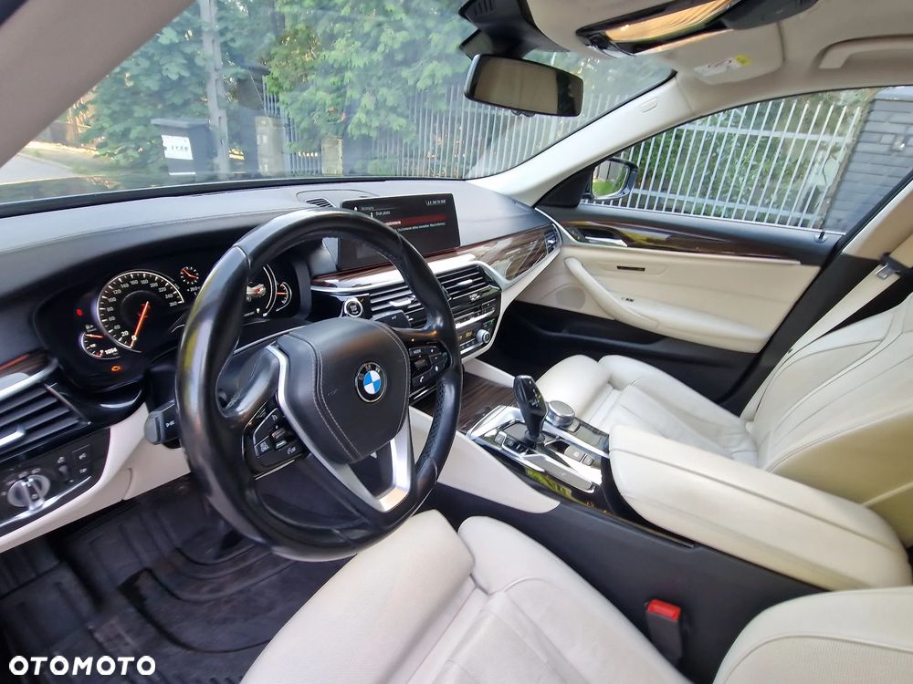 BMW Seria 5 520d Eff.Dynamics Luxury Line - 11