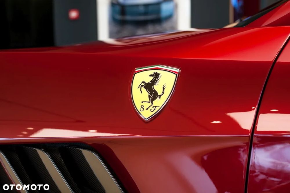 Ferrari GTC4Lusso - 13