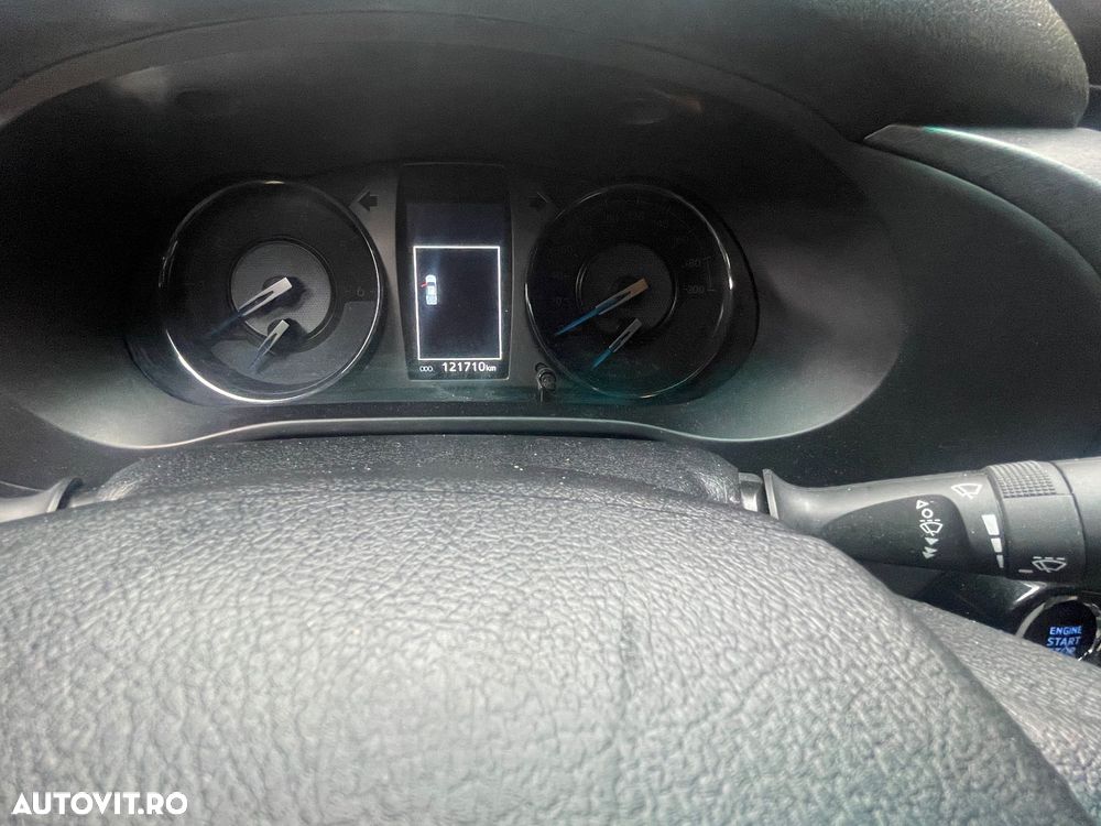 Toyota Hilux 4x4 Double Cab Autm. Invincible - 9