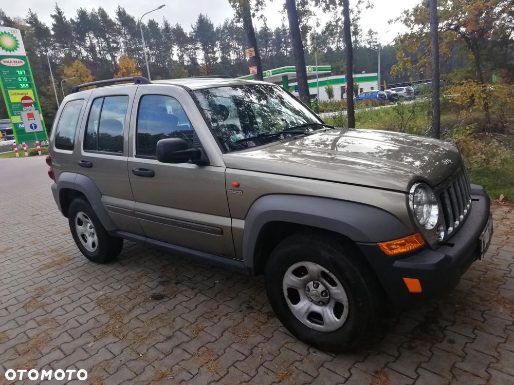 Jeep Cherokee 2006 photo 2