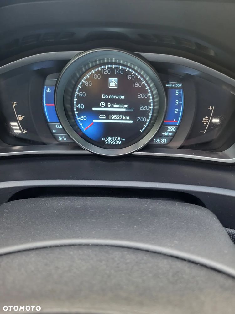 Volvo V40 D2 R Design - 31