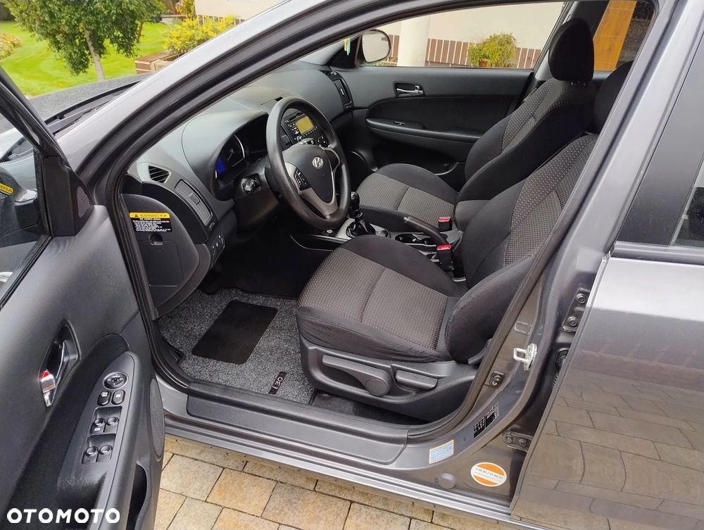 Hyundai i30 1.6 Comfort - 8