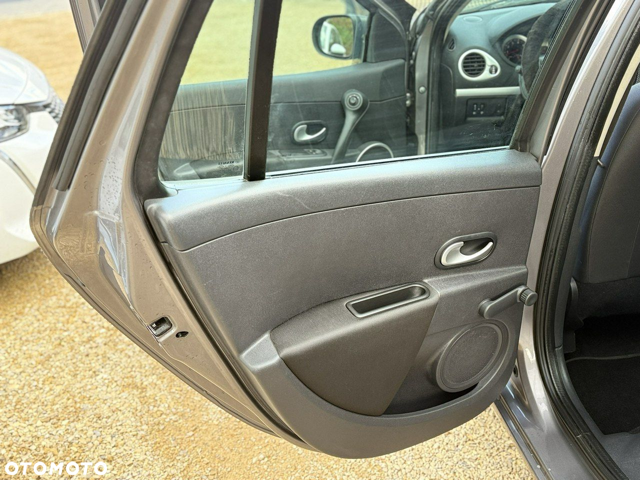Renault Clio - 15