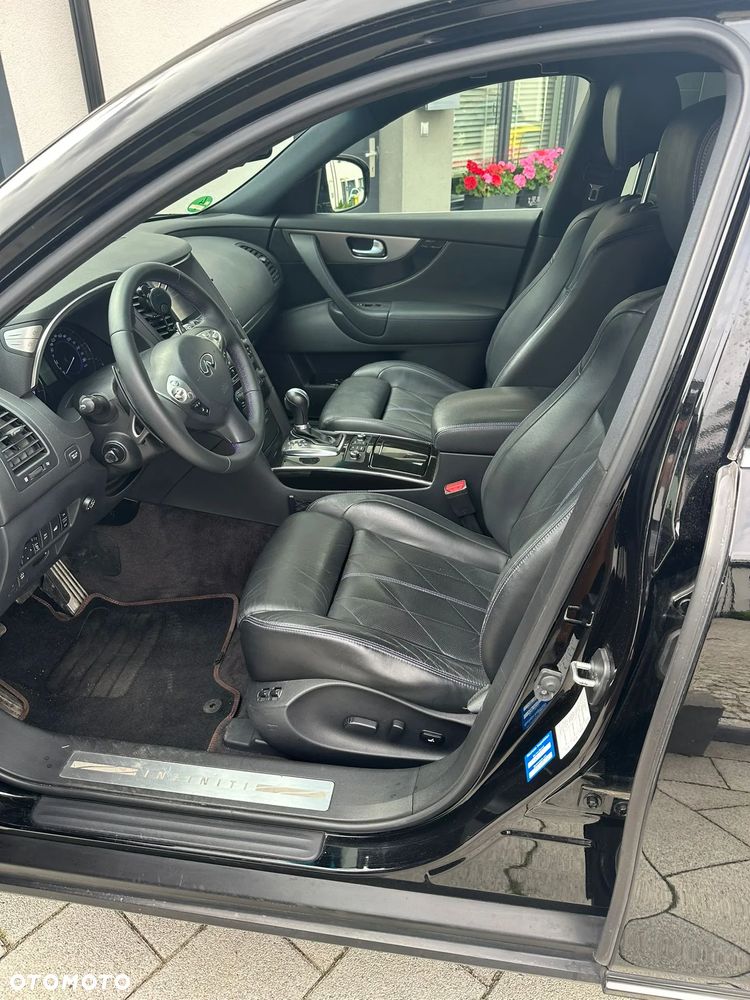 Infiniti QX70 3.7 S Premium - 8