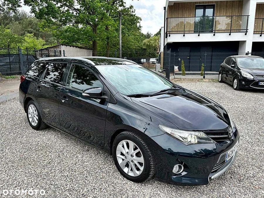 Toyota Auris 2.0 D-4D Executive - 8