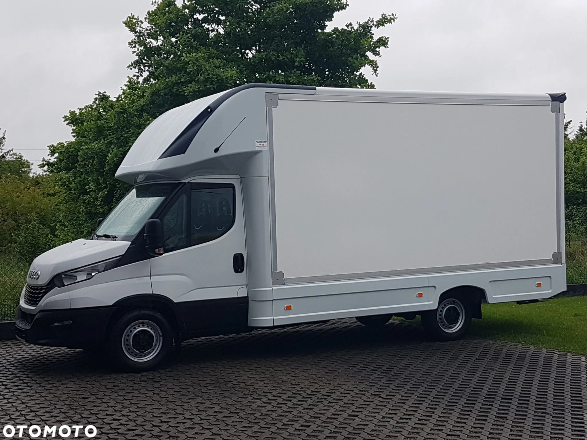 Iveco DAILY KONTENER NISKOPODŁOGOWY 4,43x2,23x2,42 SKLEP FOODTRUCK BAR KLIMA KONIOWÓZ KAMPER - 2