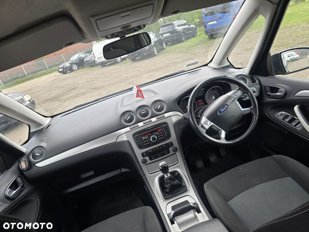 Ford Galaxy 2011 photo 5