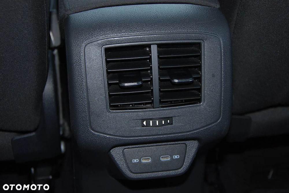 Volkswagen T-Roc 1.5 TSI Life DSG - 27