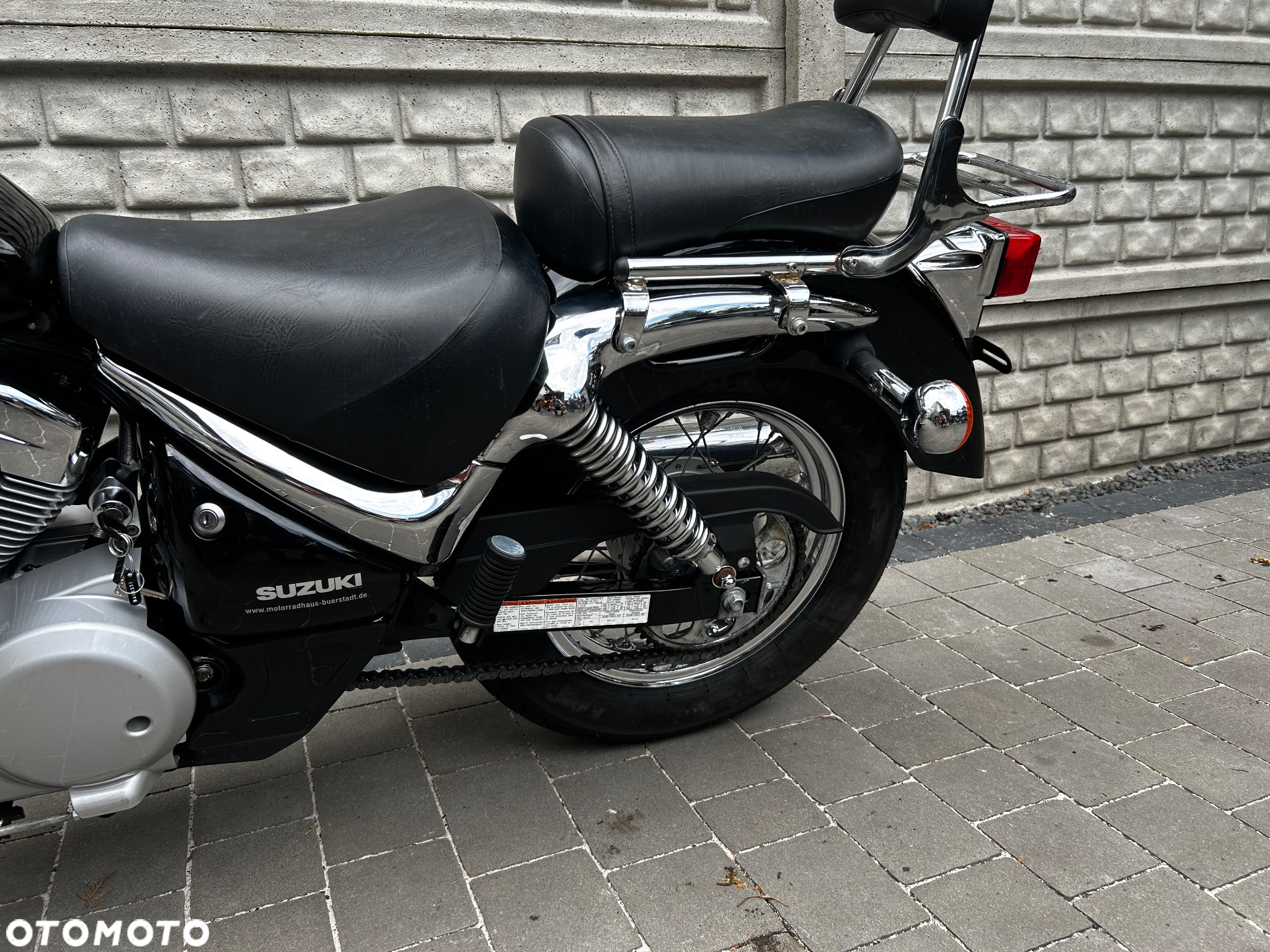 Suzuki Intruder - 14
