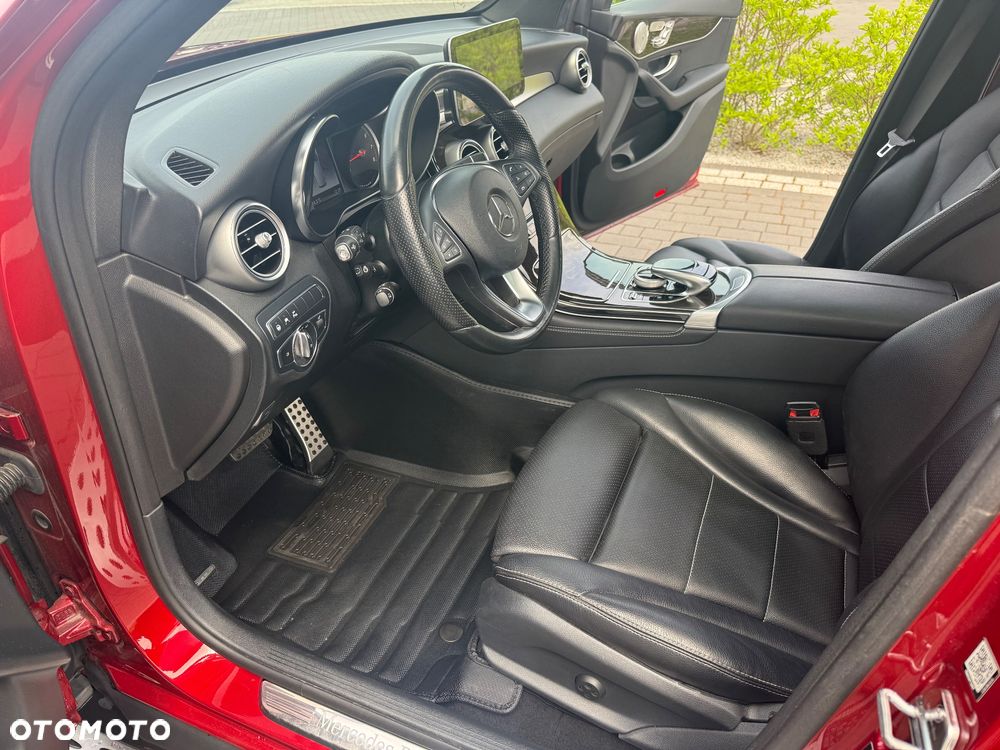 Mercedes-Benz GLC 300 4Matic 9G-TRONIC AMG Line - 7
