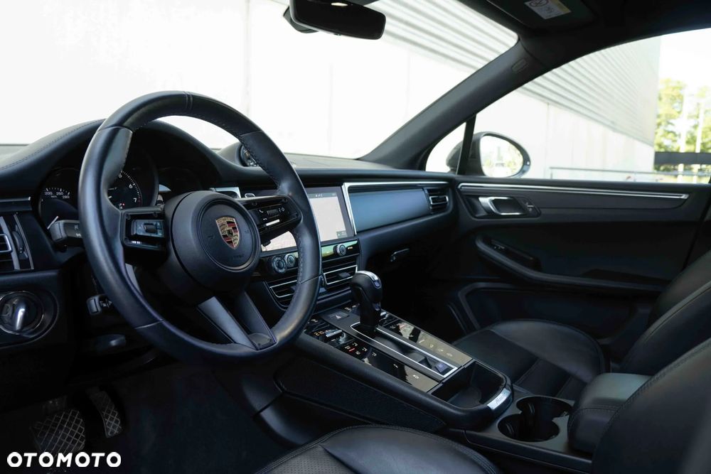 Porsche Macan T - 12