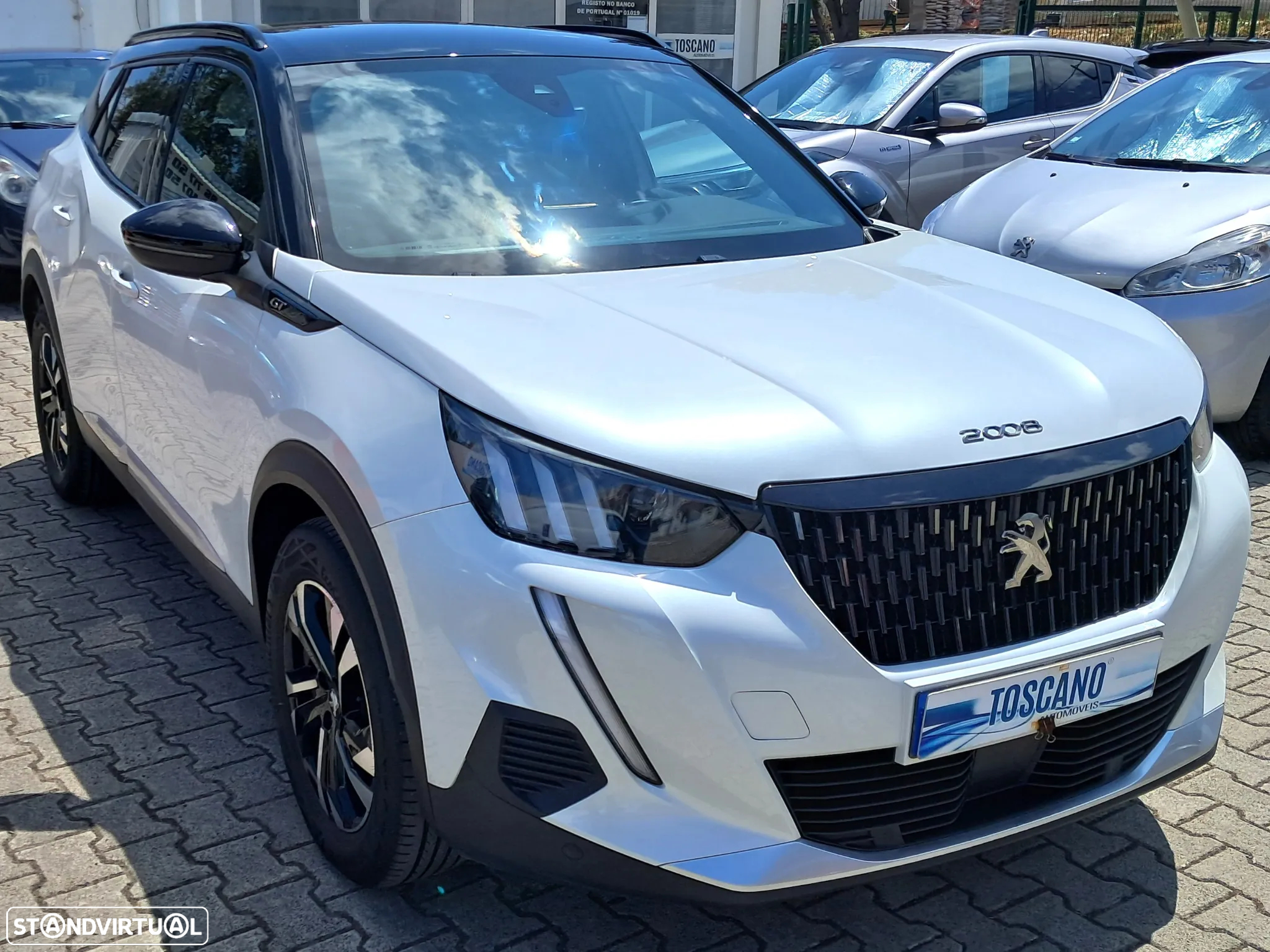 Peugeot 2008 1.2 PureTech GT - 4