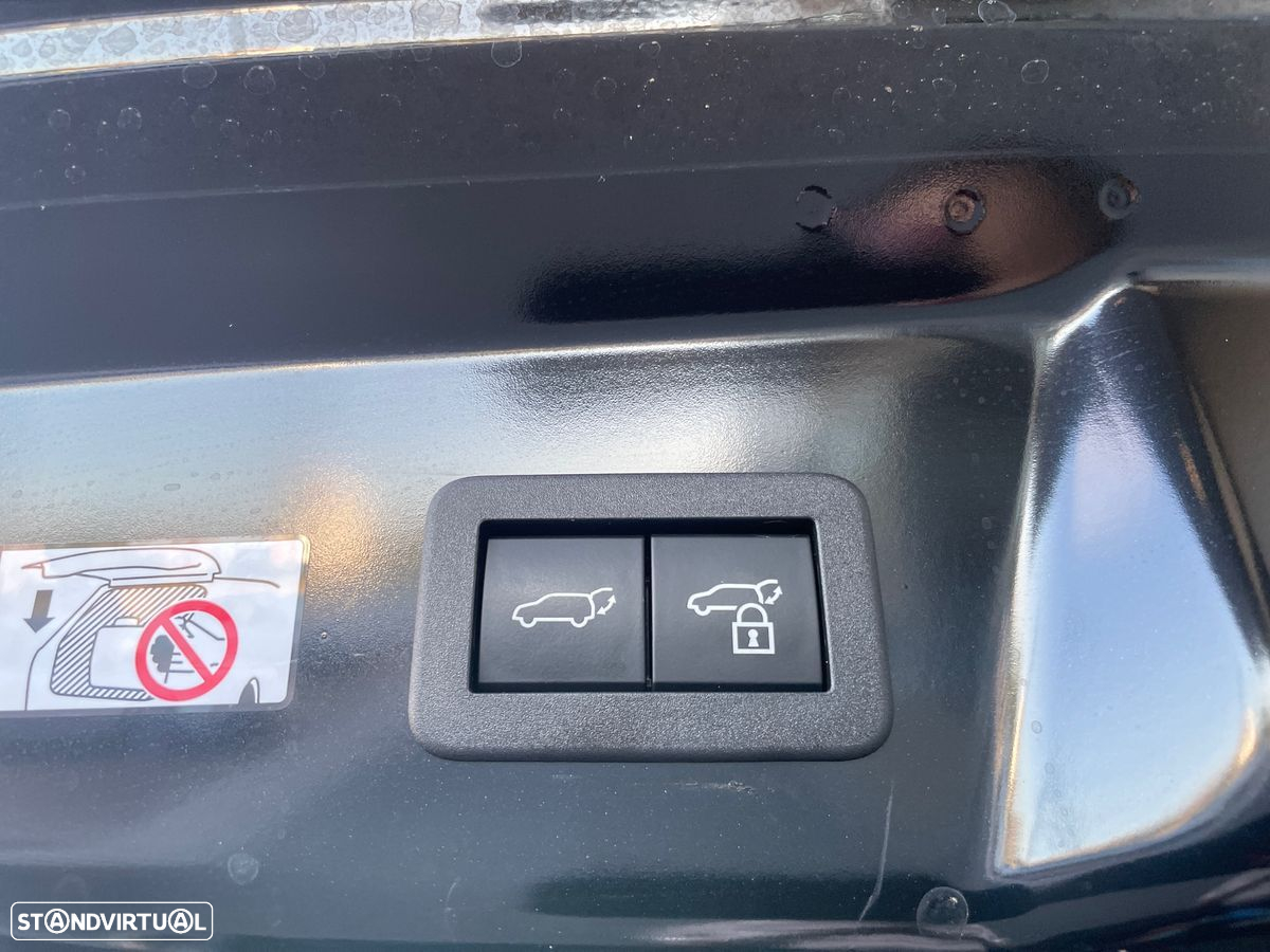 Toyota Prius - 12