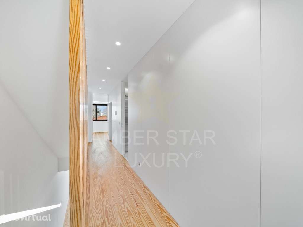 Moradia T4 com Jardim a 10 minutos da Praia - Grande imagem: 3/47