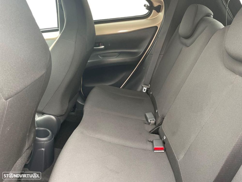 Toyota Aygo X 1.0 Pulse - 12