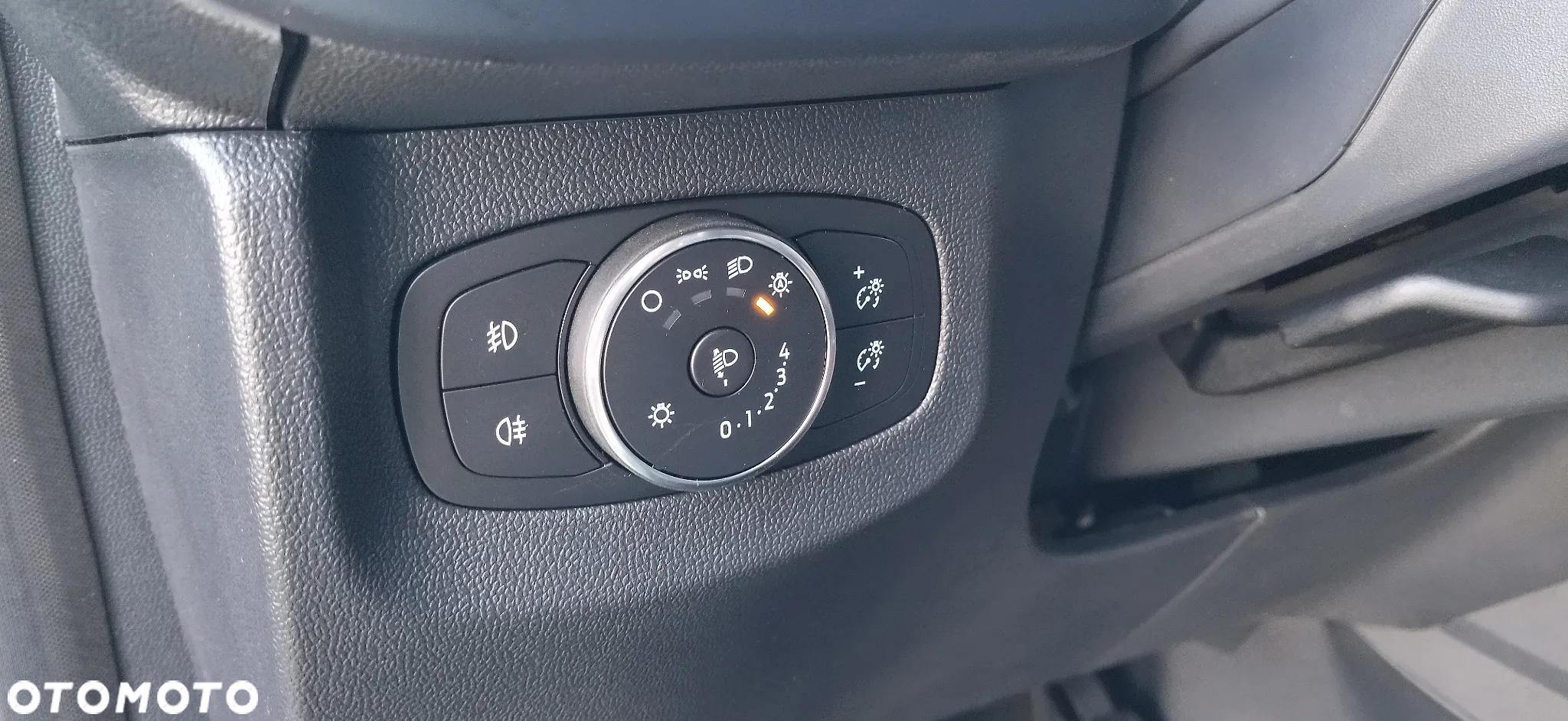 Ford Tourneo Courier - 21