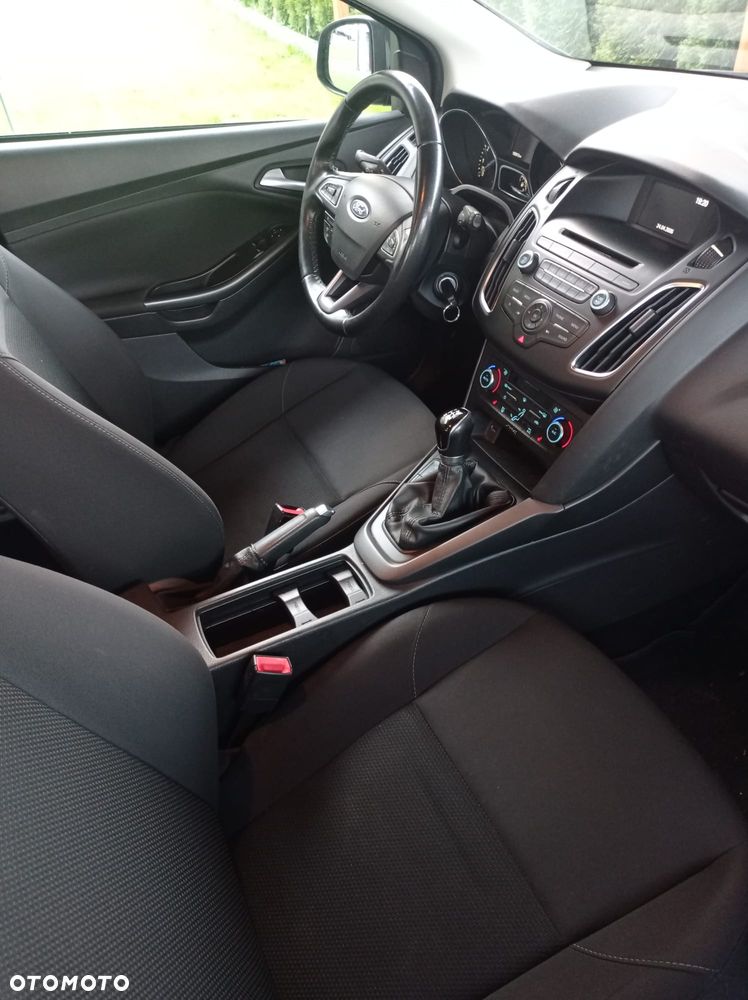 Ford Focus 1.0 EcoBoost Ambiente - 16