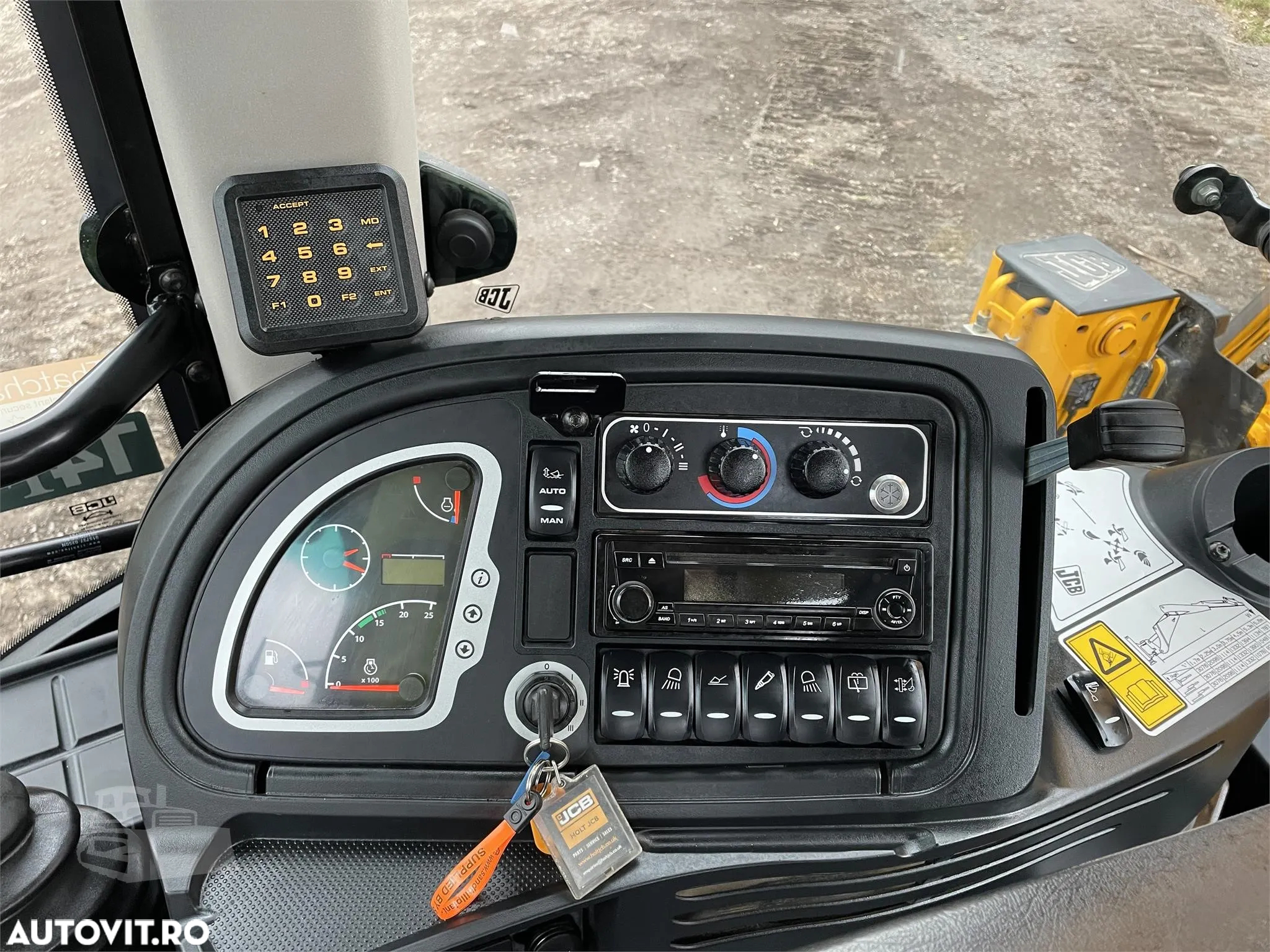 JCB 3CX CONTRACTOR PRO - 21