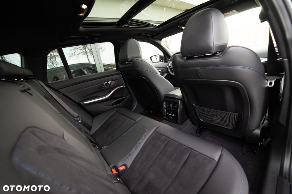 BMW Seria 3 320d xDrive M Sport Shadow sport - 28