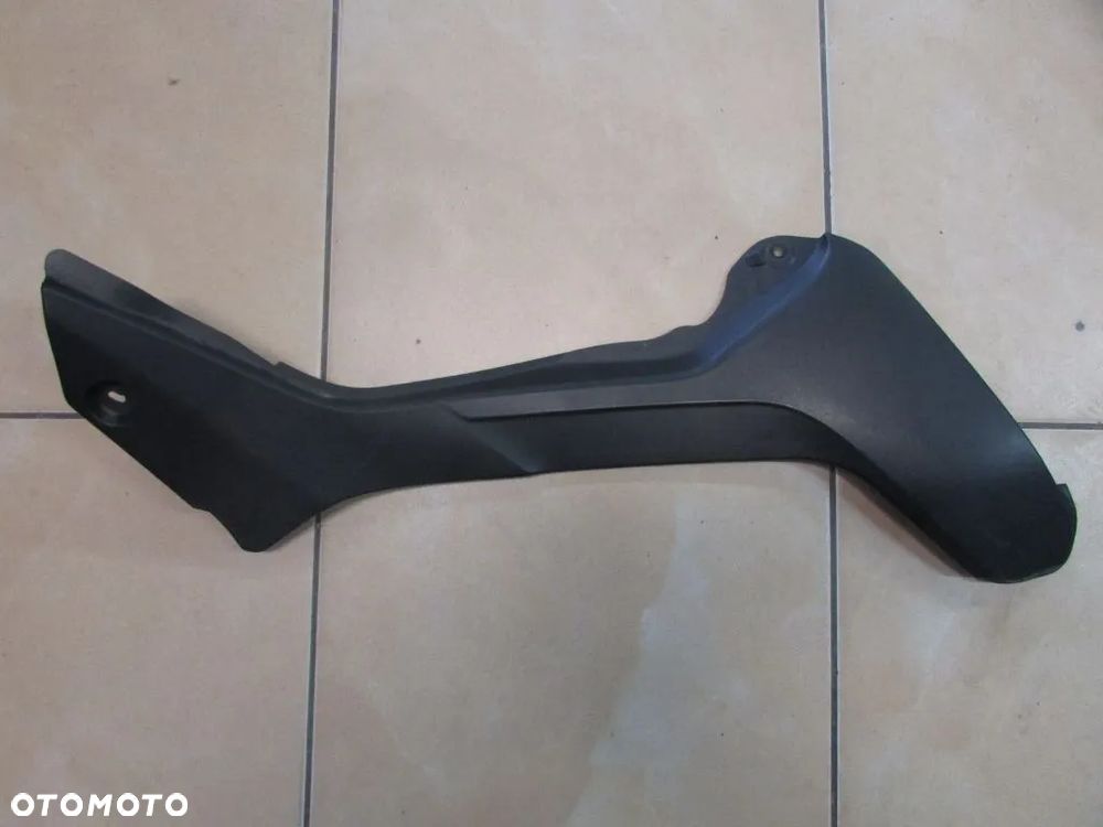 Triumph Tiger 1050 06-12 owiewka boczek prawy - 1