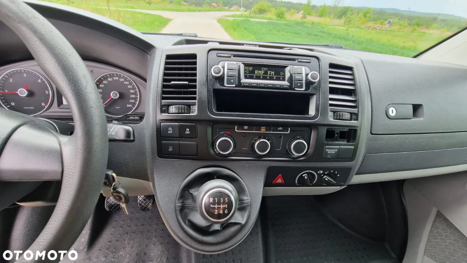 Volkswagen Caravelle TDI L2 Comfortline 4Motion - 5