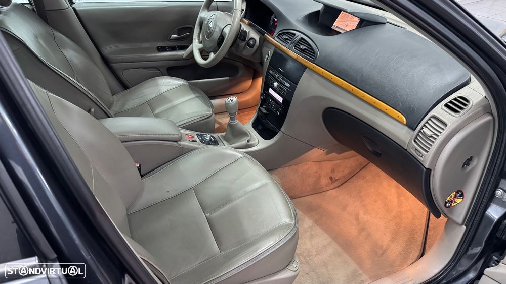 Renault Laguna 1.9 dCi Initiale - 33