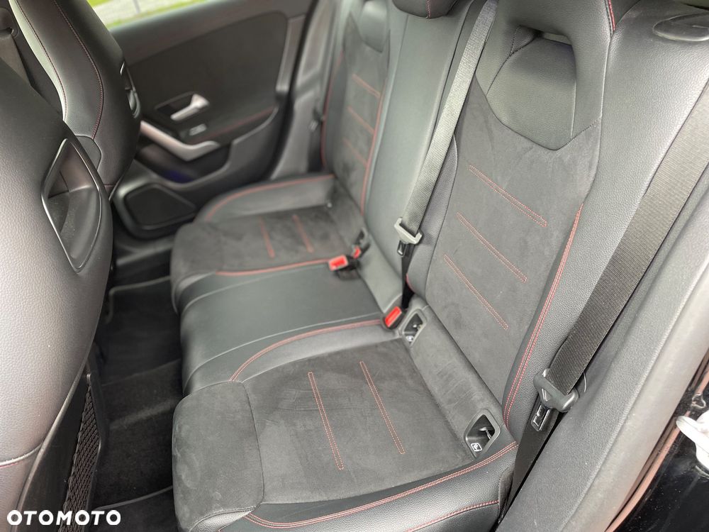 Mercedes-Benz CLA 200 7G-DCT AMG Line - 20
