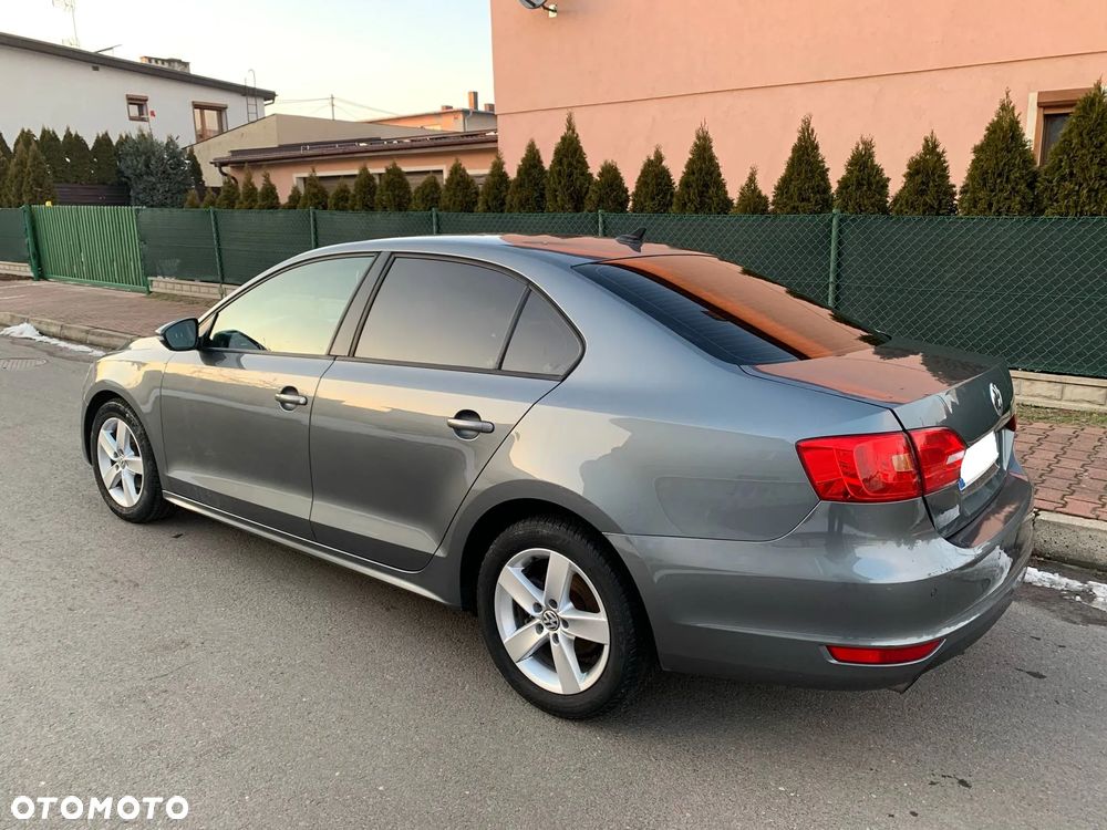 Volkswagen Jetta 1.6 TDI DSG Highline - 7