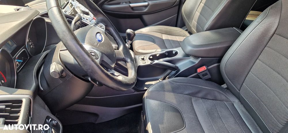 Ford Kuga 2.0 TDCi 2x4 Business Edition - 4