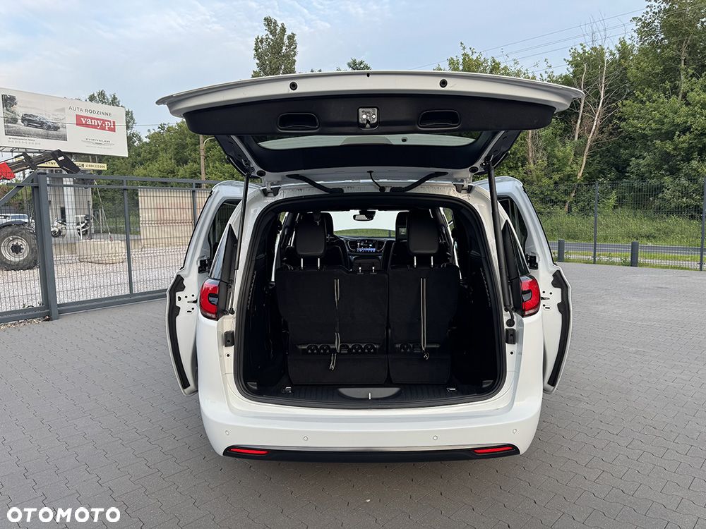 Chrysler Pacifica - 15