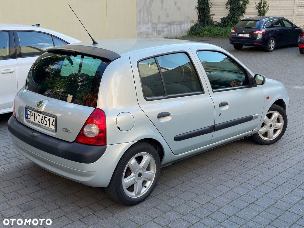 Renault Clio - 6