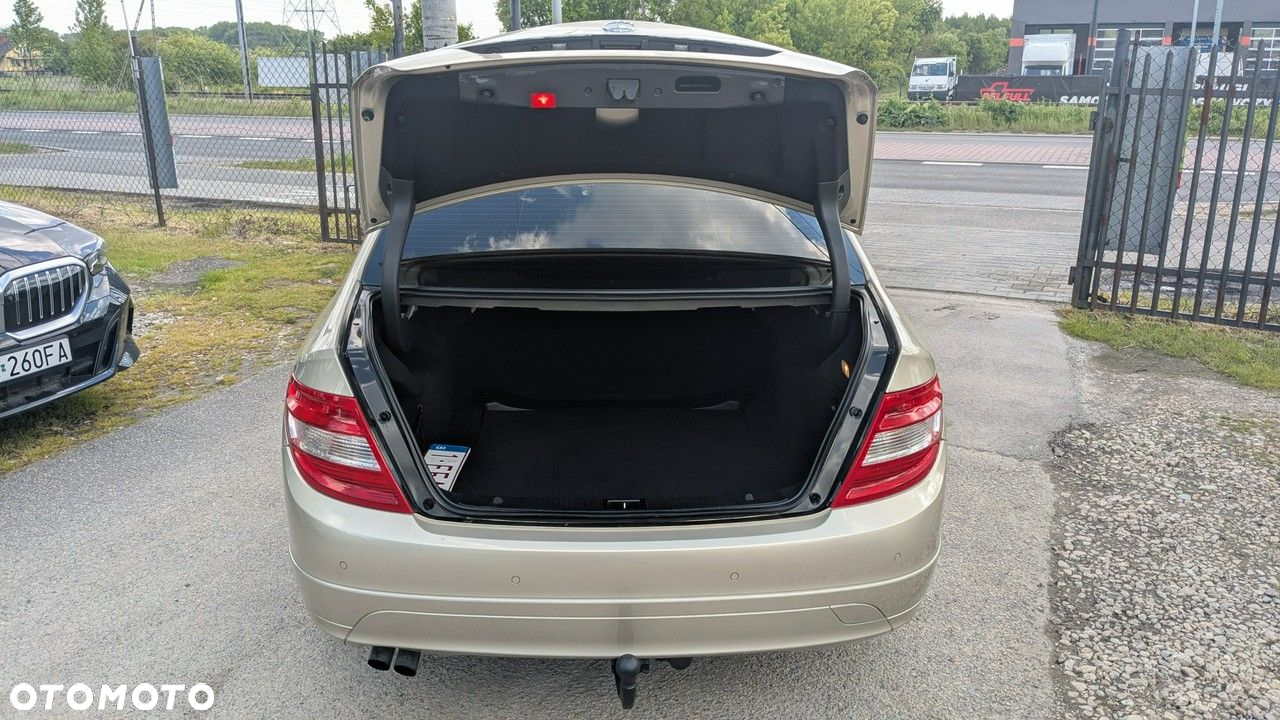 Mercedes-Benz Klasa C - 33