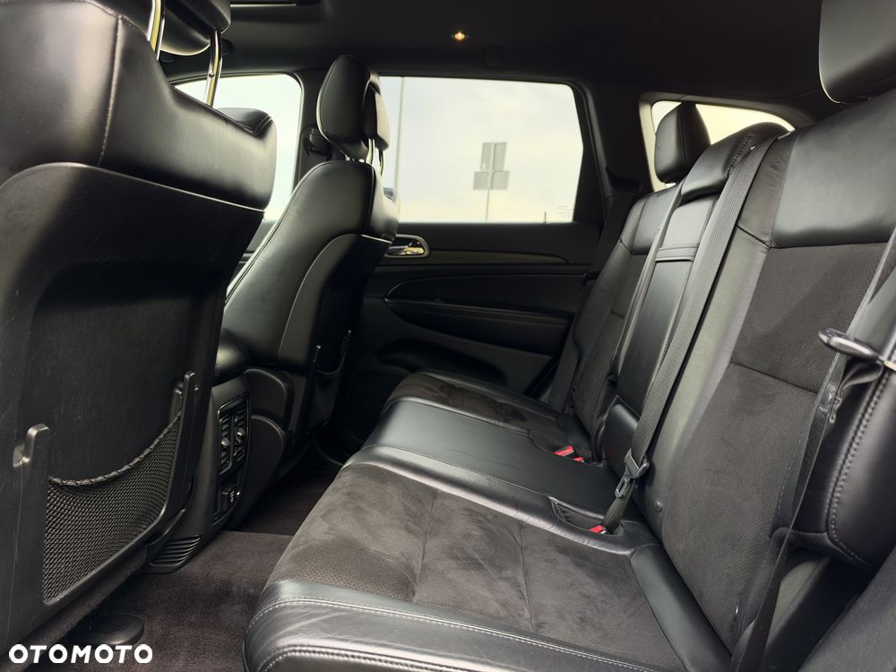 Jeep Grand Cherokee - 17