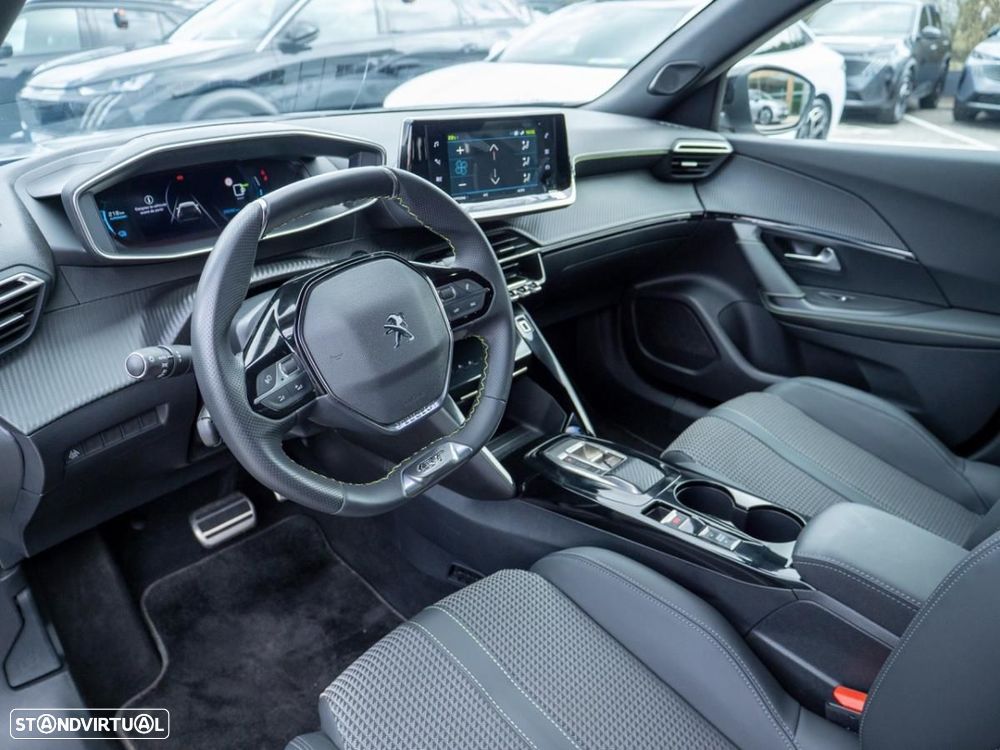 Peugeot e-2008 50 kWh GT - 23