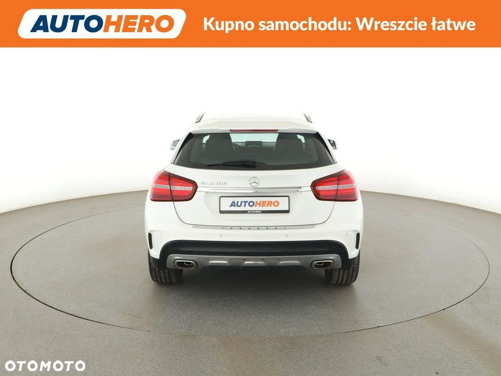 Mercedes-Benz GLA 180 AMG Line - 7